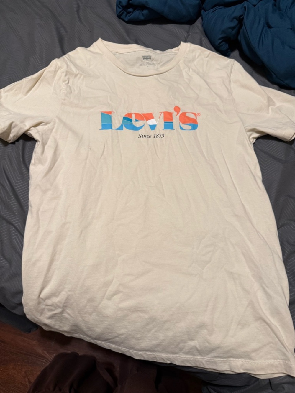 Levi's Cream Short Sleeve Tee with Blue & Orange Logo